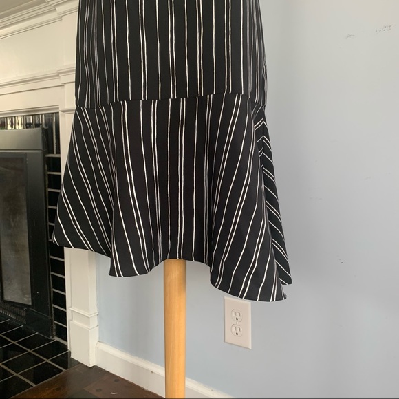 Asymetrical dress in black & white stripe by Who What Wear NEW - Picture 10 of 11